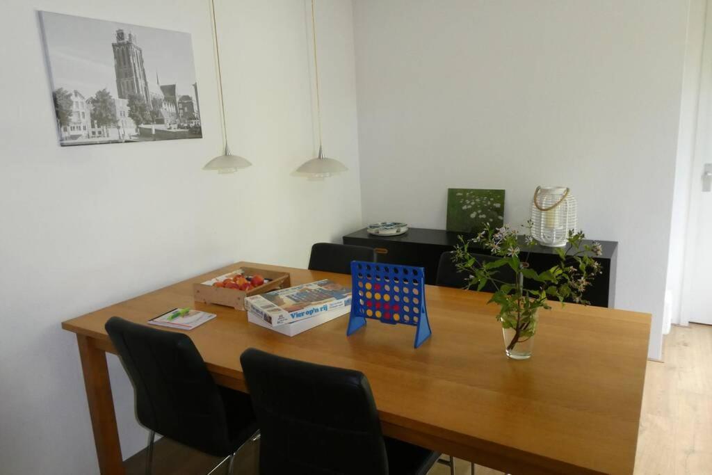 Huis Bij De Catalpa Dordrecht Luaran gambar